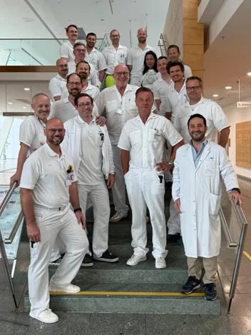 Das Ärzteteam des UKH Linz mit Dr. Marcovici (vorne rechts)