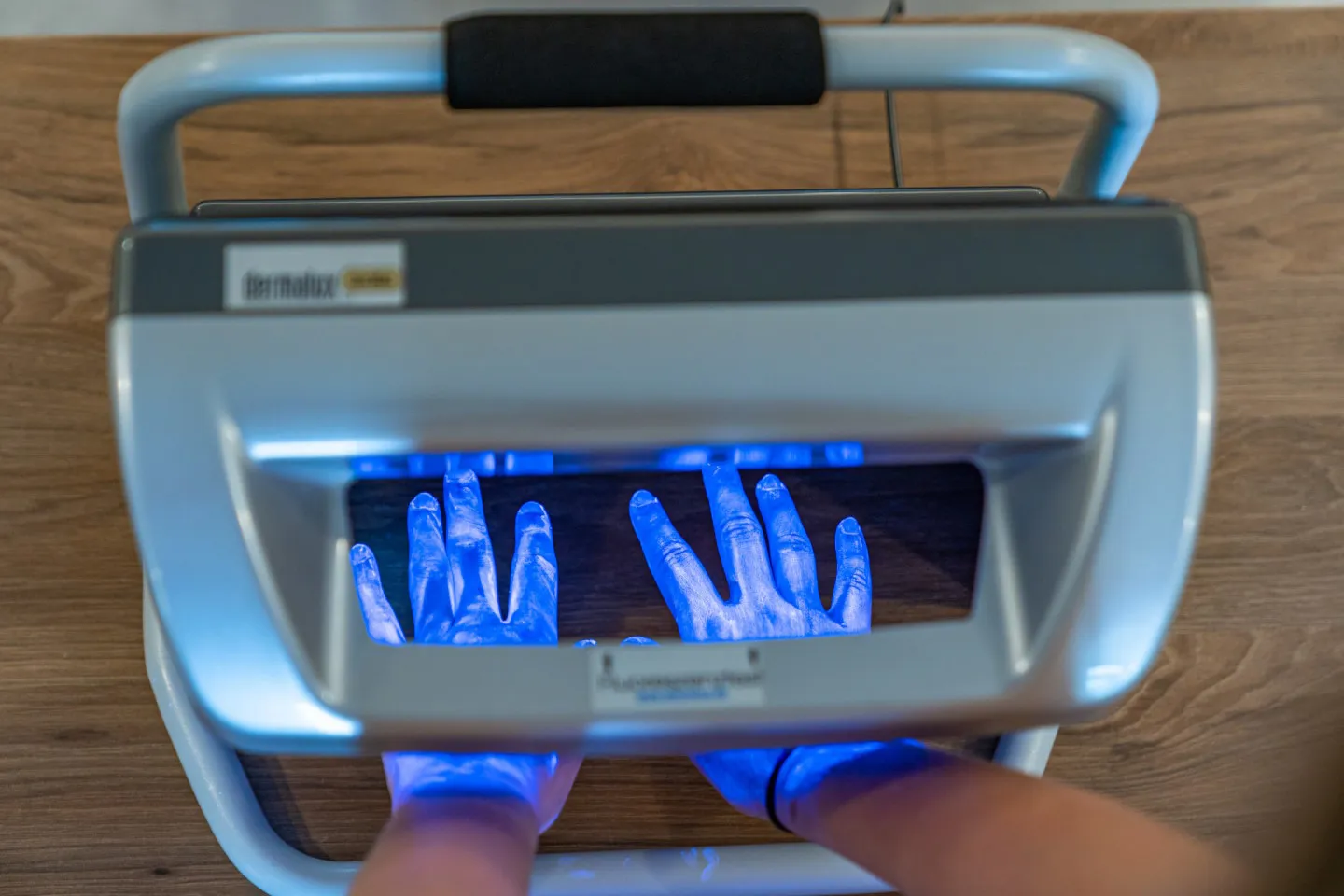 Eincremetechnik Check 1440 Credit MSK Gerät zur Überprüfung der richtigen Eincremetechnik