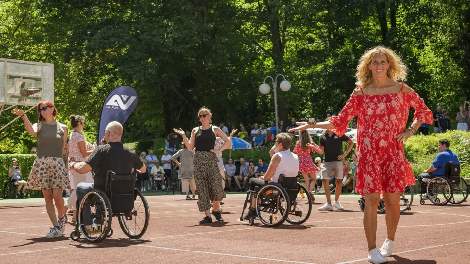 Rollstuhltanzvorstellung beim Sportfest in der RK Tobelbad