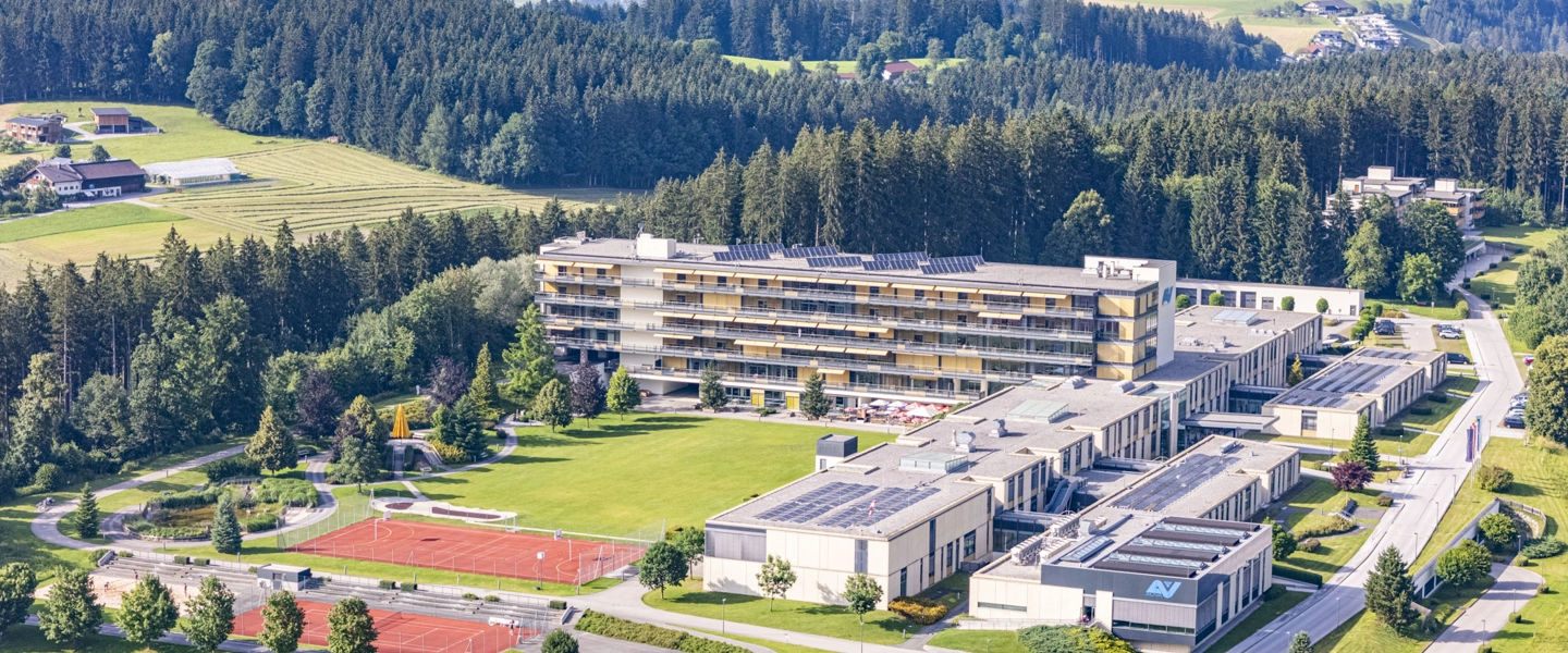 Sicht auf das gesamte Gelände des Rehabilitationszentrums Häring Sicht auf das gesamte Gelände des Rehabilitationszentrums Häring