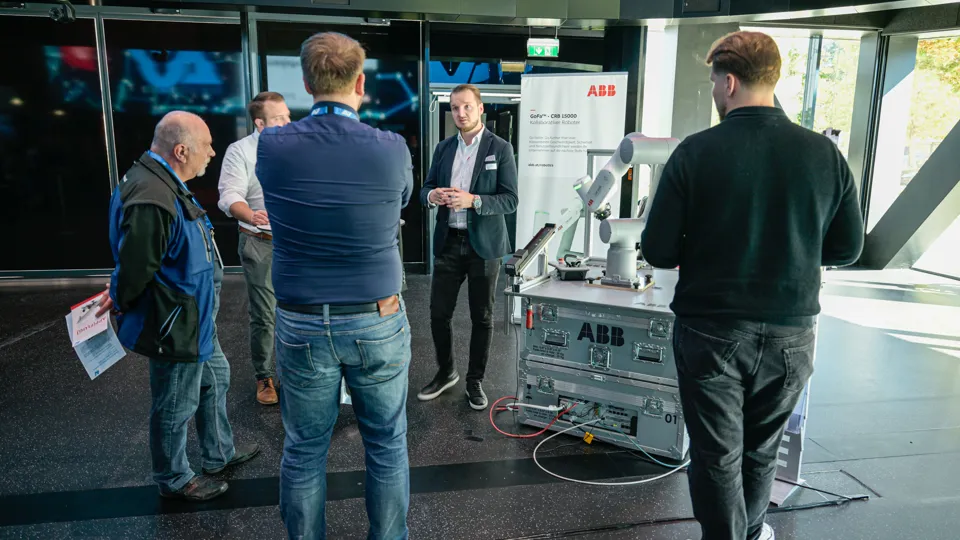 SmartSafetyTour mit kollaborativen Robotern