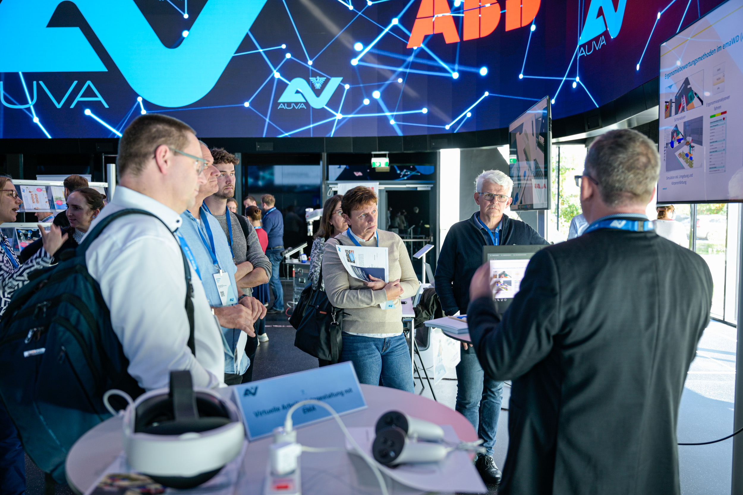 Präsentation von digital unterstützenden Systemen am Veranstaltungstag. 