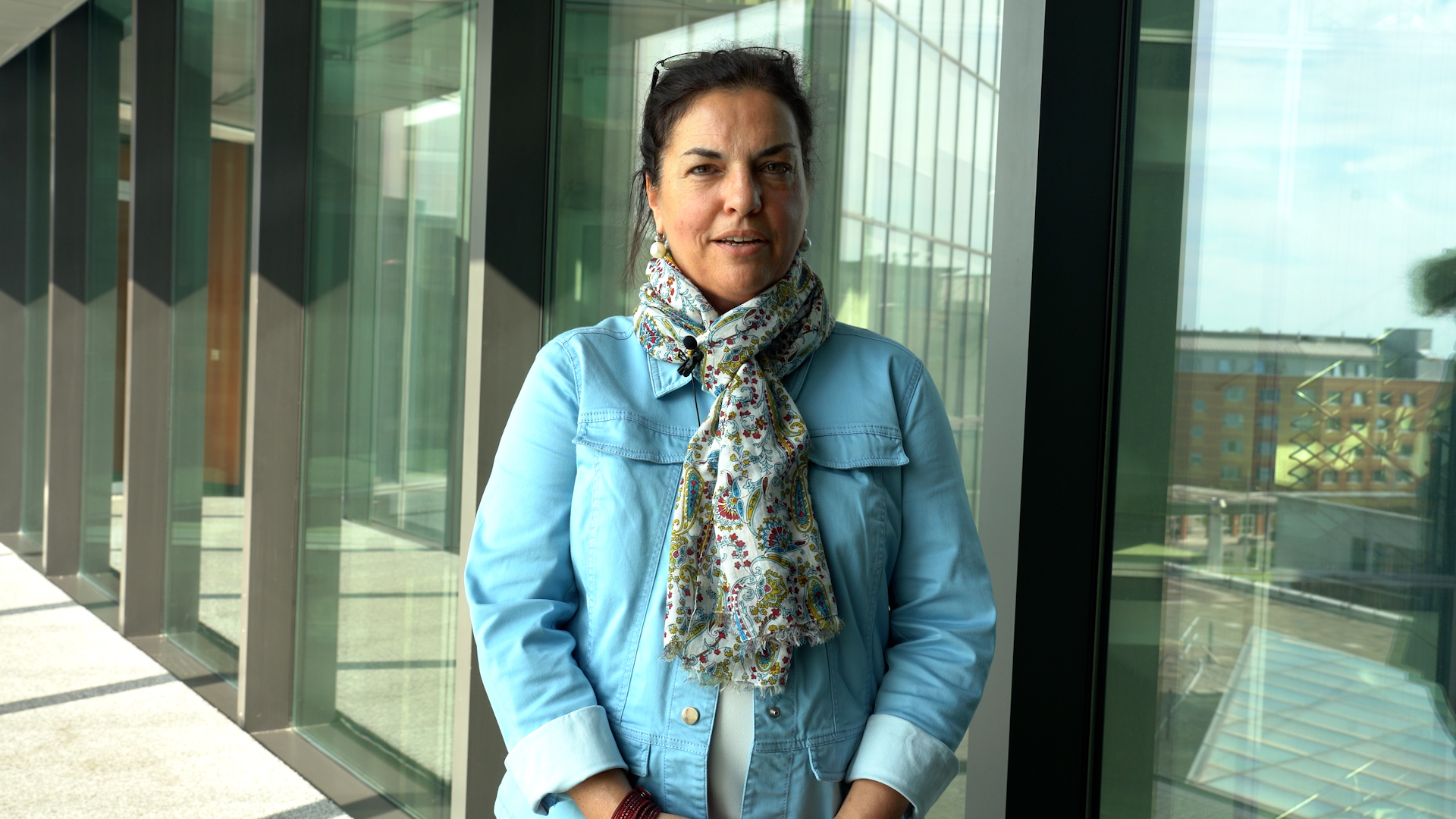 Isabell Kaufmann erklärt die Bildschirmarbeitsbrille 