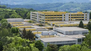 RZ Weißer Hof WEB 034 Außenaufnahme des AUVA-Rehabilitationszentrums Weißer Hof
