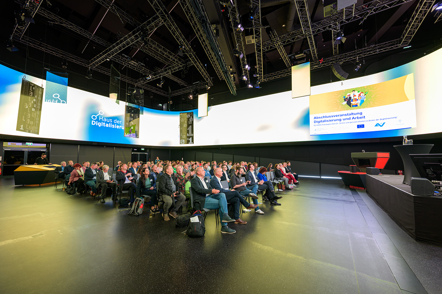 Blick ins Publikum bei der EU-OSHA-Abschlussveranstaltung zur Digitalisierungskampagne 