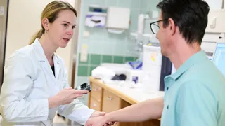OÄ Dr. Barbara Eder mit Patient:in - Beruflich bedingter Hautkrebs  - PA 2025-03-07 OÄ Dr. Barbara Eder mit Patient:in - Beruflich bedingter Hautkrebs