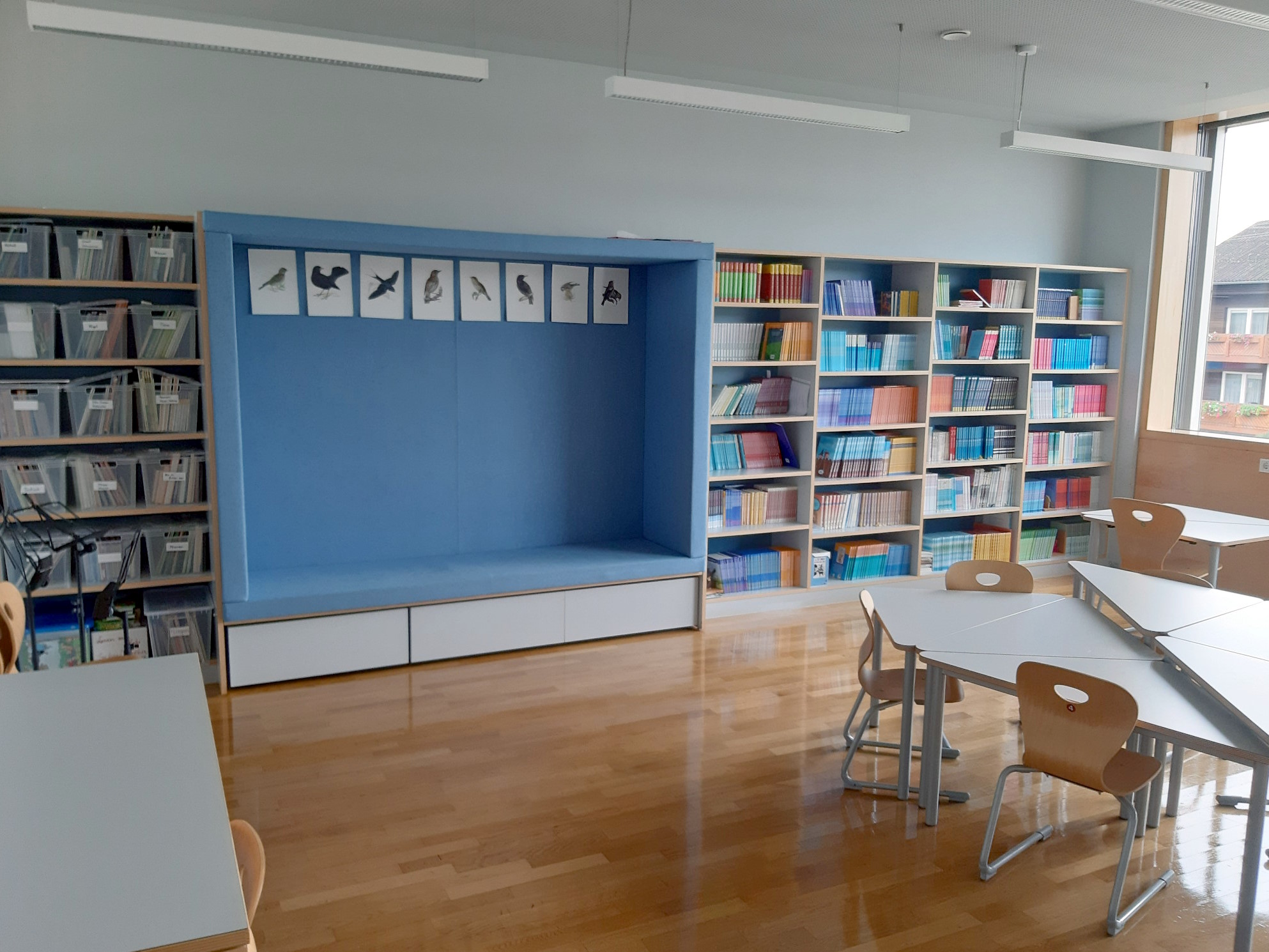 Mit Filz ausgekleidete Lesekoje in einer Bibliothek